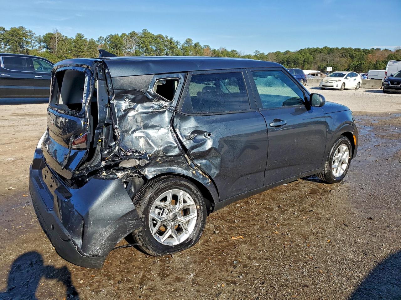 2025 KIA SOUL LX photo 3