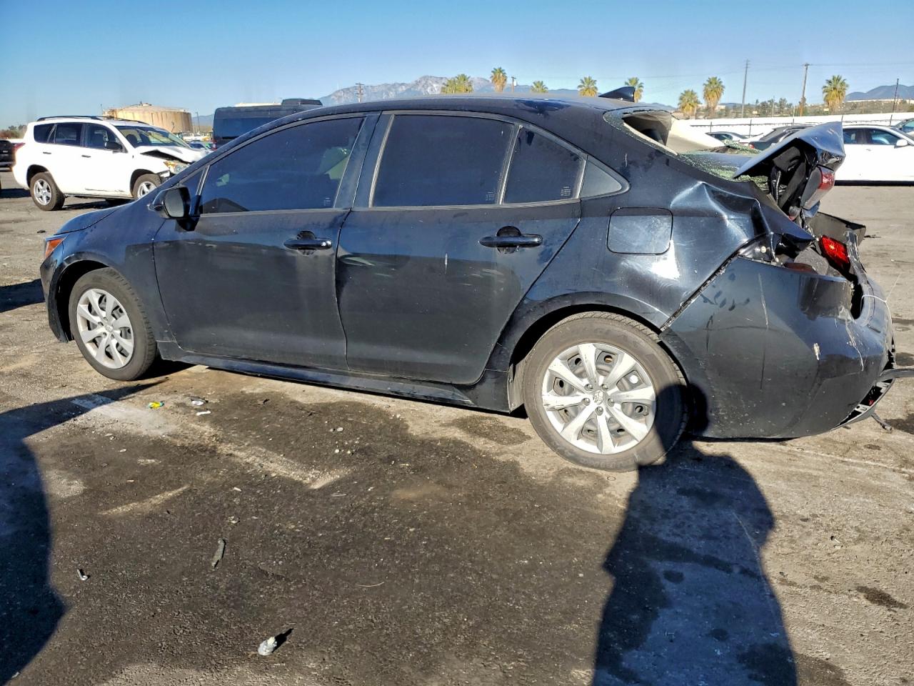 2023 TOYOTA COROLLA LE photo 2