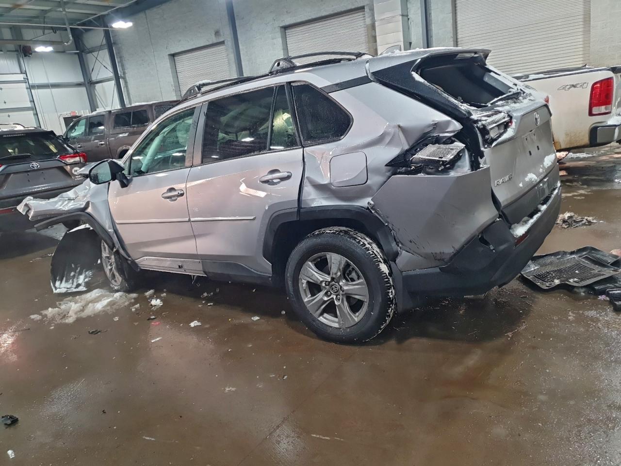 2024 TOYOTA RAV4 XLE photo 2