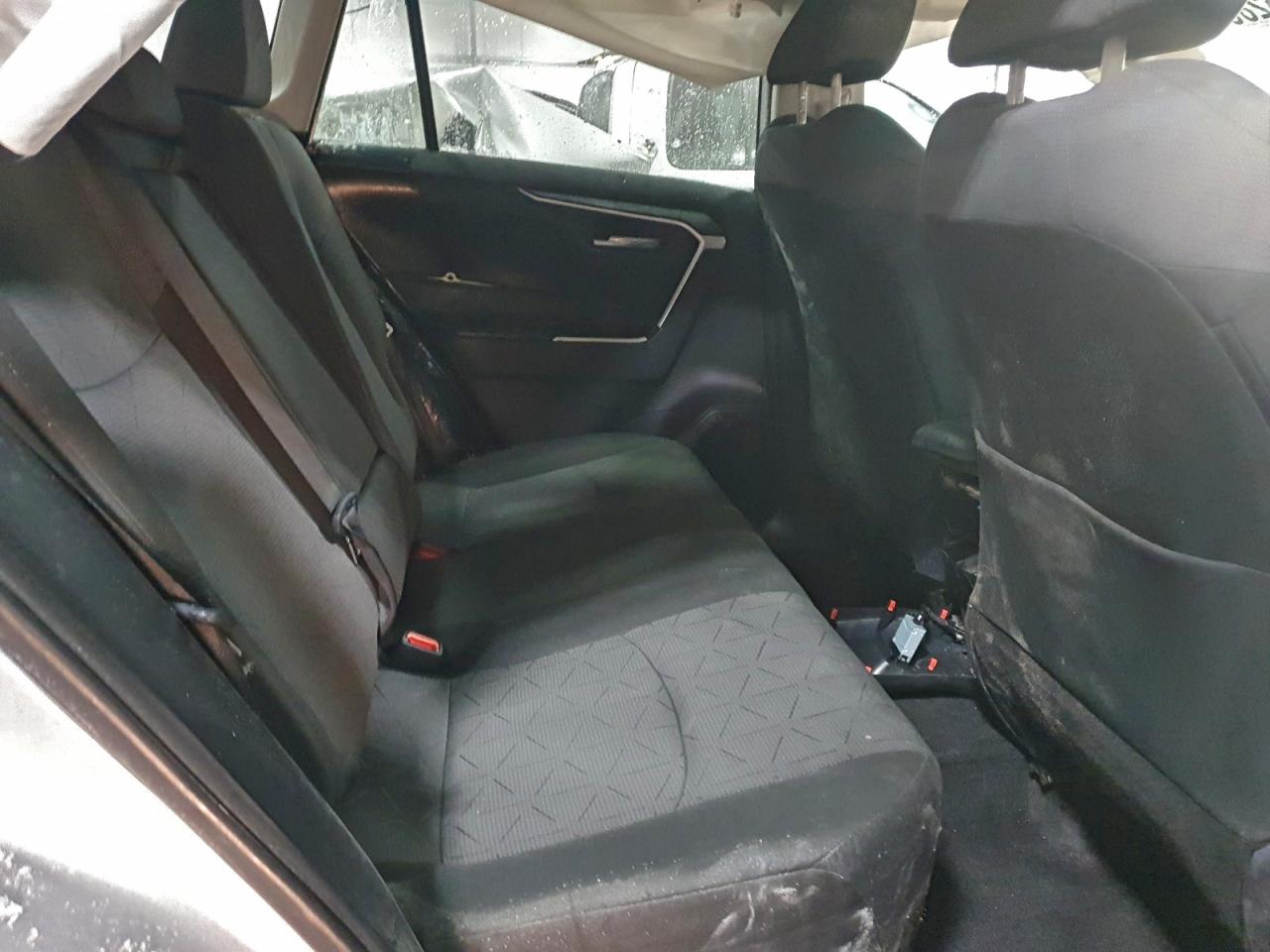 2024 TOYOTA RAV4 XLE photo 11