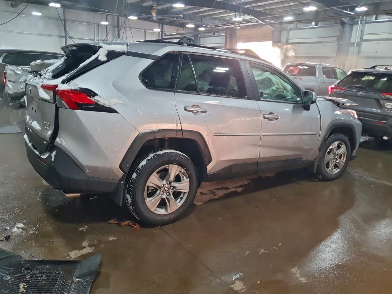 2024 TOYOTA RAV4 XLE photo 3