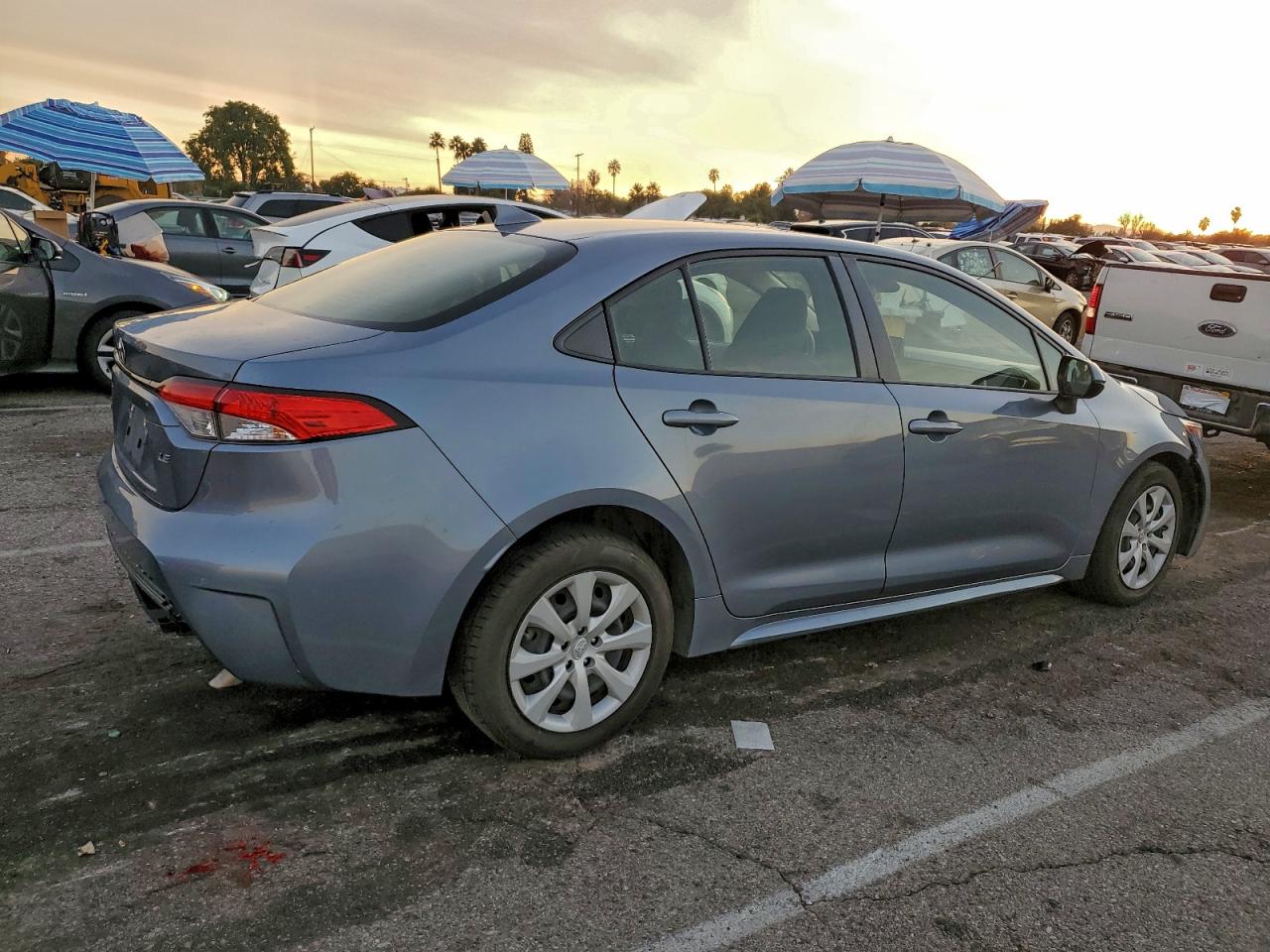 2022 TOYOTA COROLLA LE photo 3