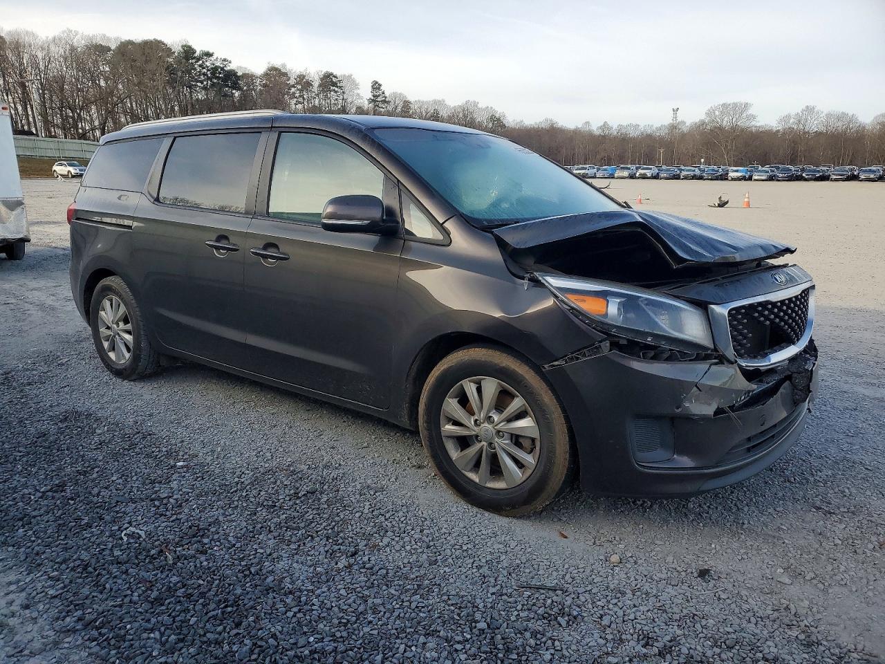 2017 KIA SEDONA LX photo 4