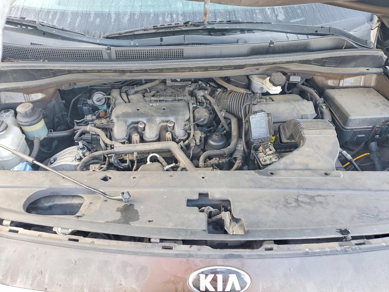 2017 KIA SEDONA LX photo 12