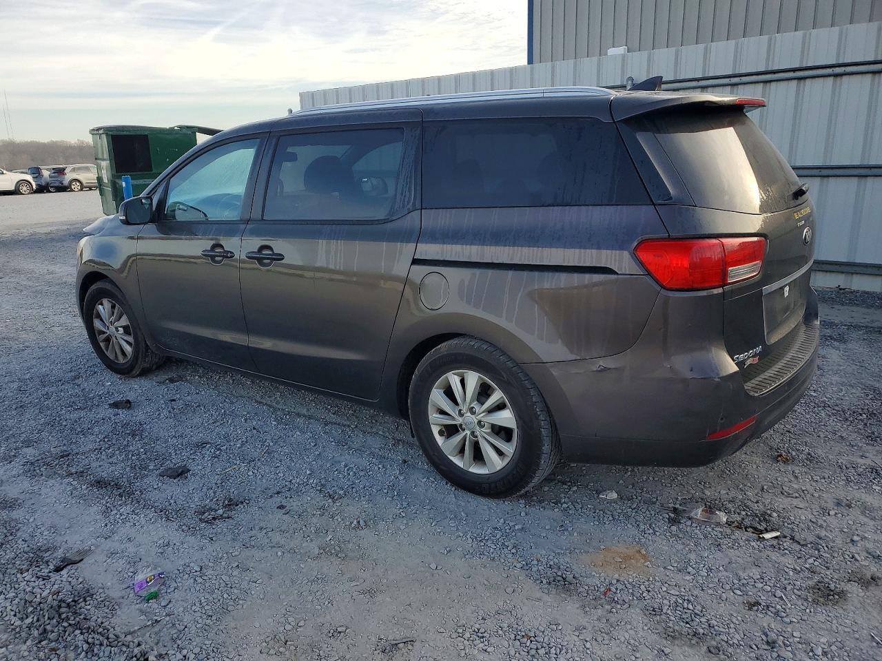 2017 KIA SEDONA LX photo 2