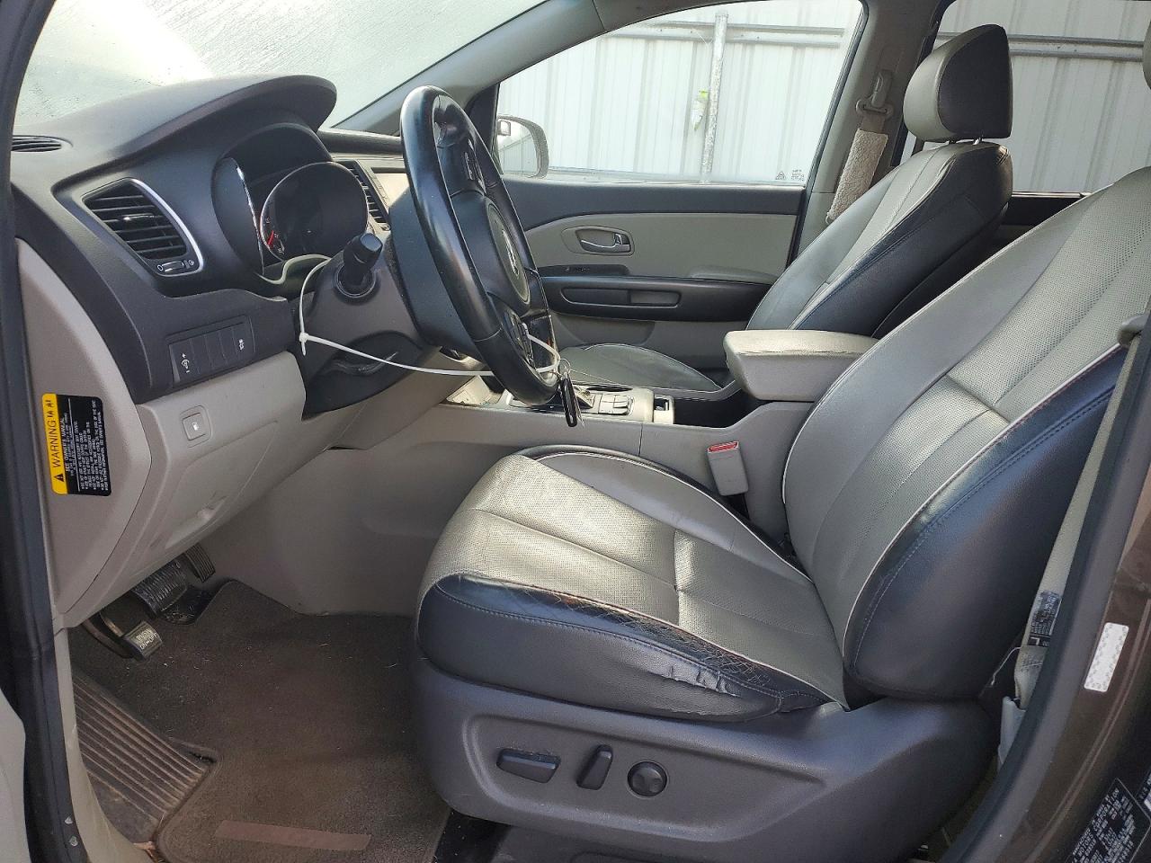 2017 KIA SEDONA LX photo 7