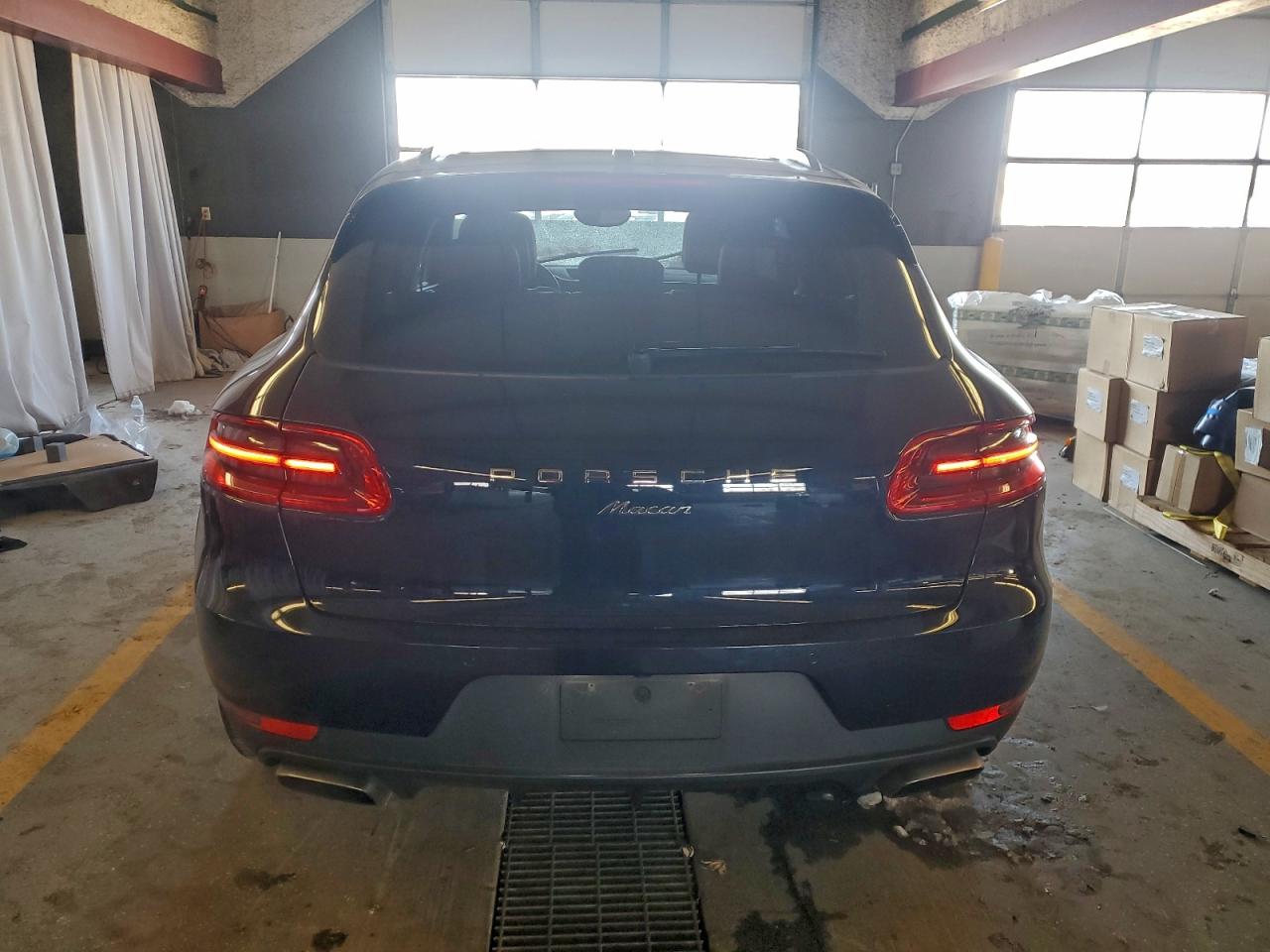 2018 PORSCHE MACAN photo 6