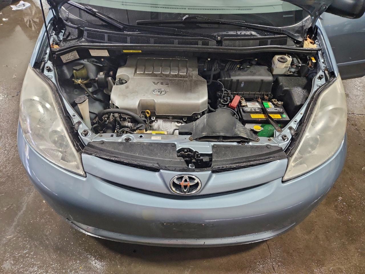 2007 TOYOTA SIENNA CE photo 12