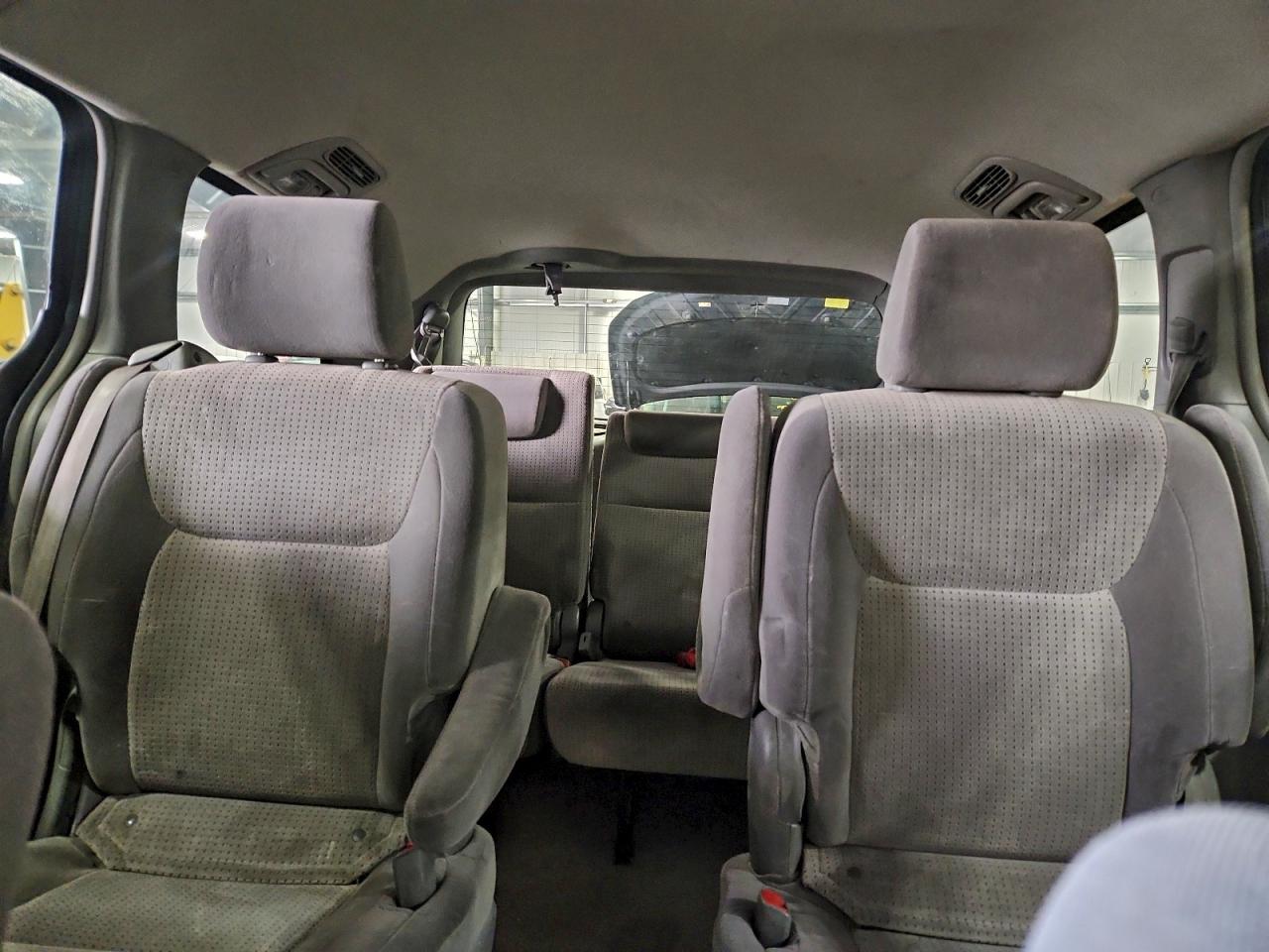 2007 TOYOTA SIENNA CE photo 10