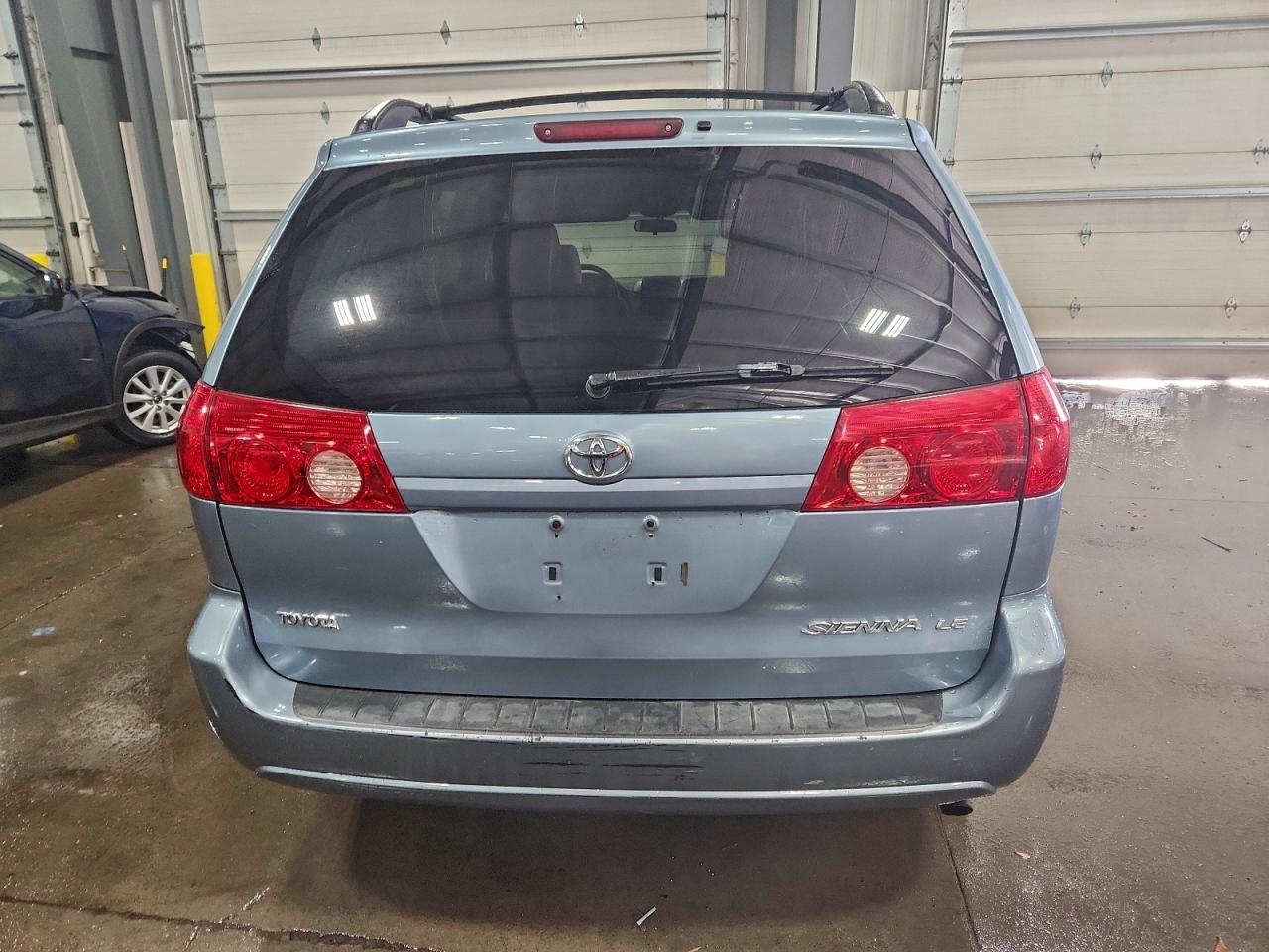 2007 TOYOTA SIENNA CE photo 6