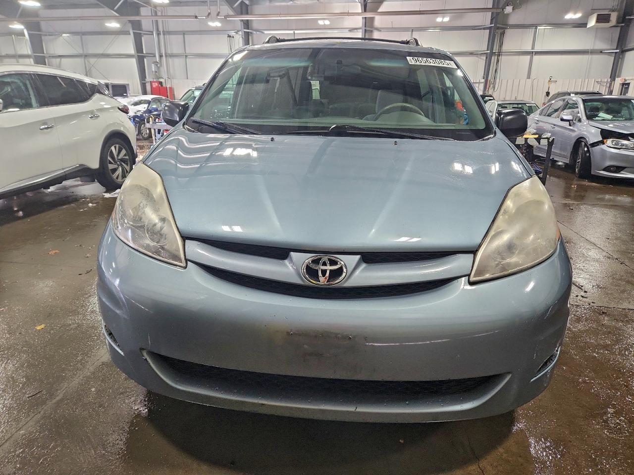 2007 TOYOTA SIENNA CE photo 5