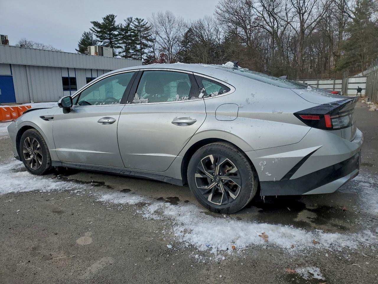 2025 HYUNDAI SONATA SEL photo 2