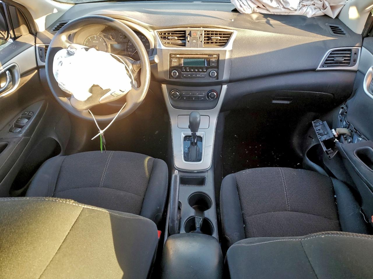 2015 NISSAN SENTRA S photo 8