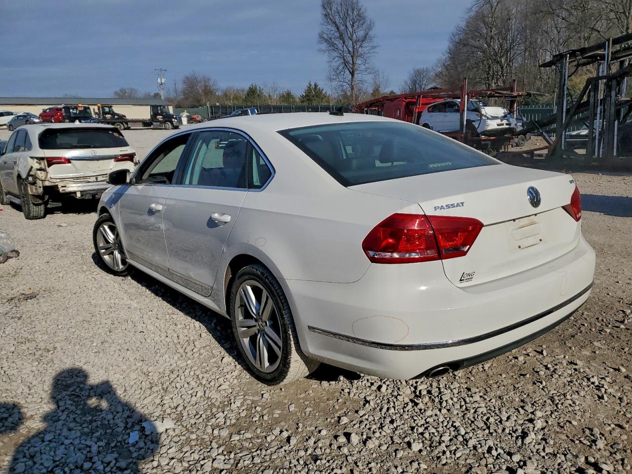 2015 VOLKSWAGEN PASSAT SEL photo 2