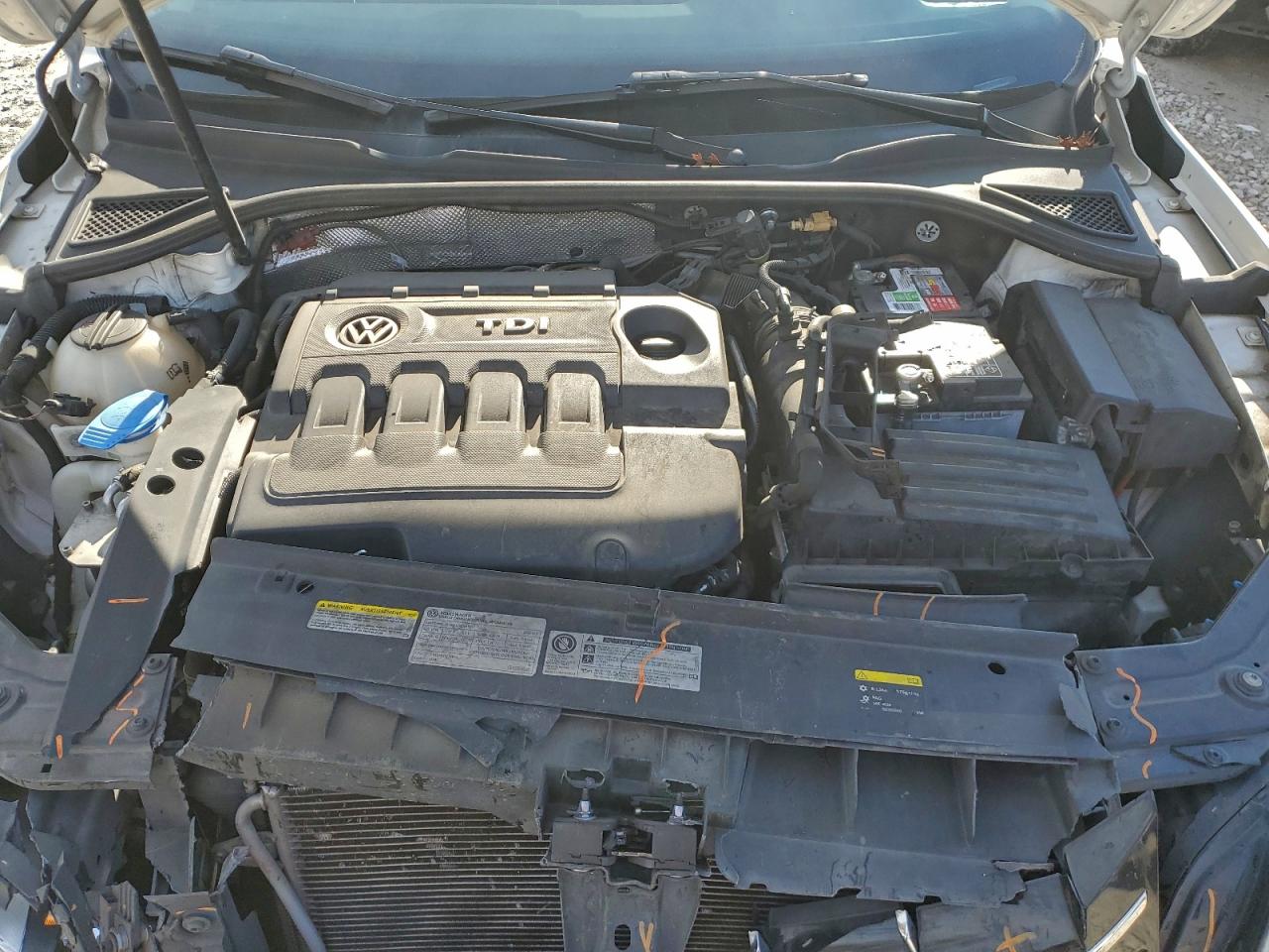 2015 VOLKSWAGEN PASSAT SEL photo 11