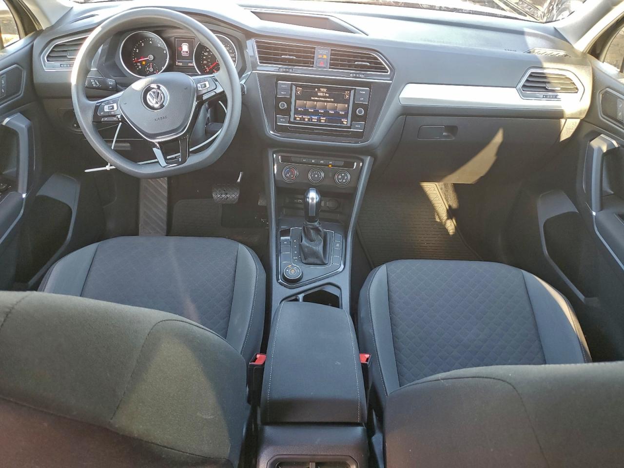 2020 VOLKSWAGEN TIGUAN S photo 8