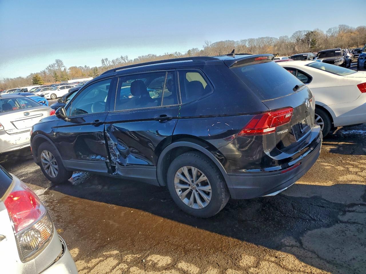 2020 VOLKSWAGEN TIGUAN S photo 2