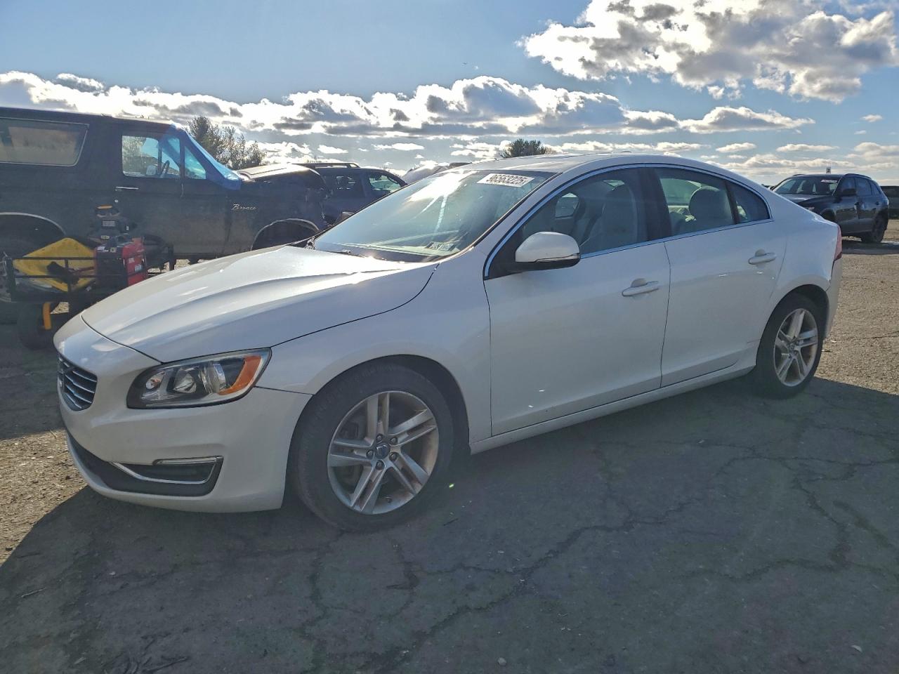 2015 VOLVO S60
