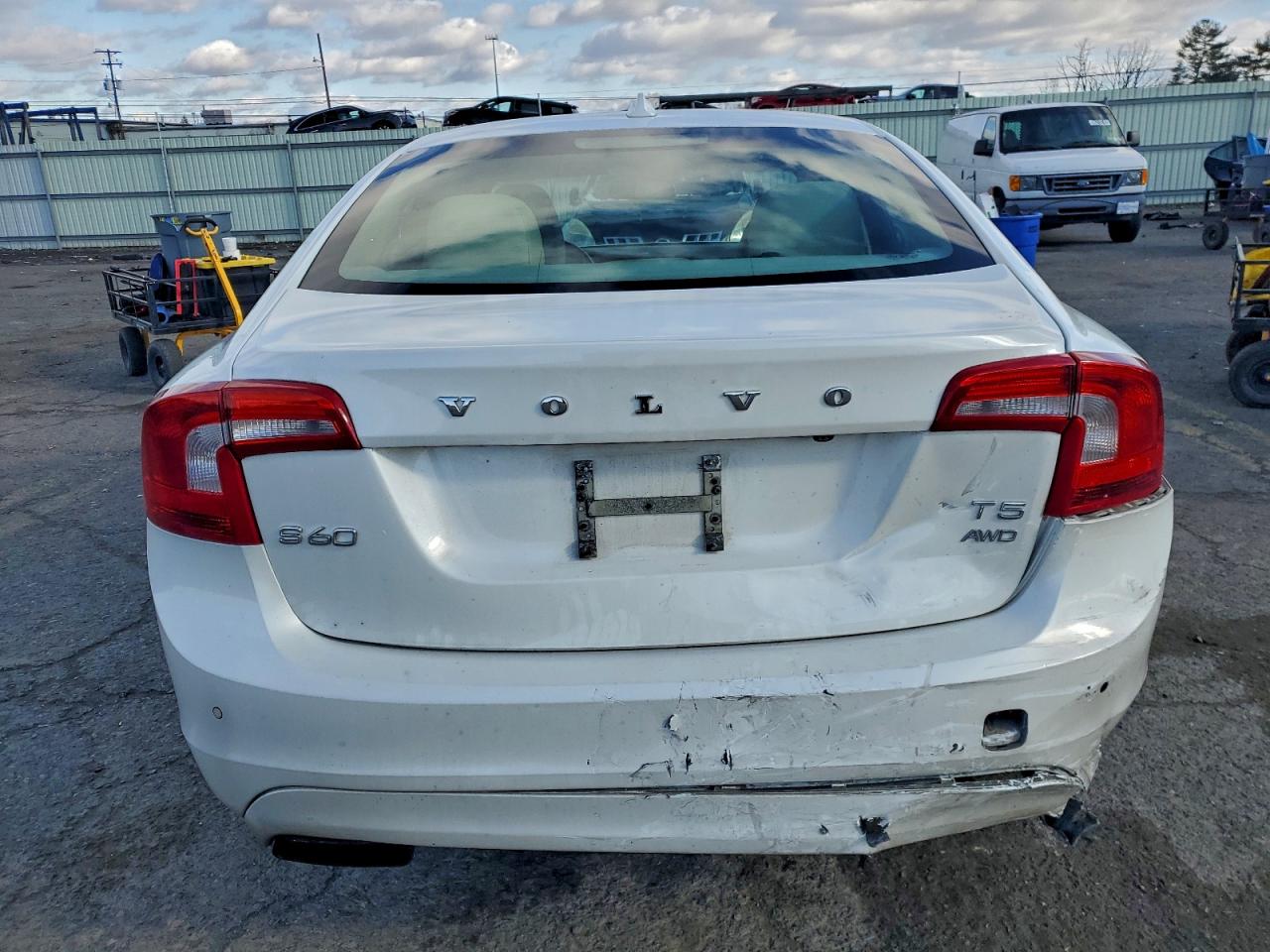 2015 VOLVO S60 PLATINUM photo 6