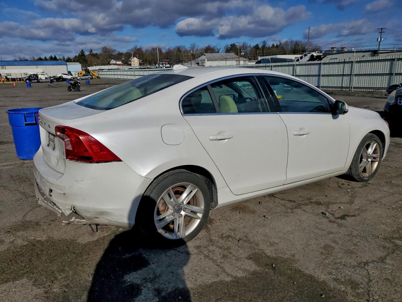 2015 VOLVO S60 PLATINUM photo 3