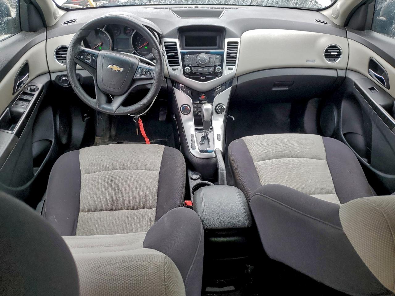 2013 CHEVROLET CRUZE LS photo 8