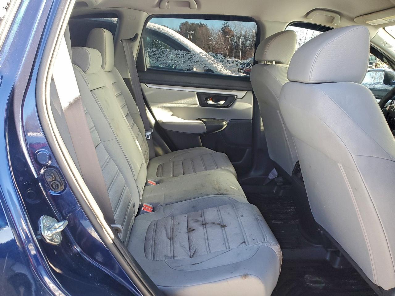2017 HONDA CR-V LX photo 11