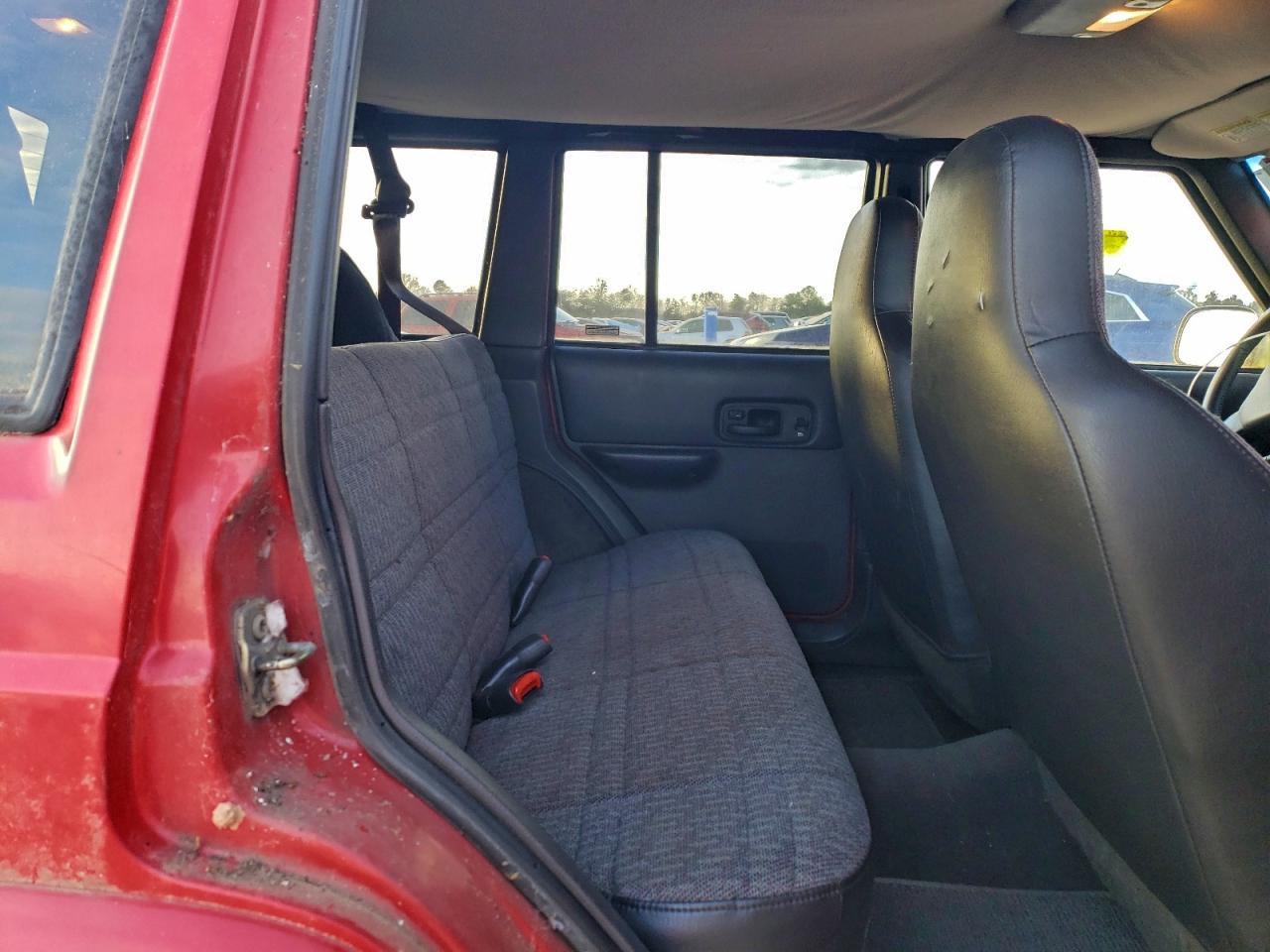 2000 JEEP CHEROKEE SPORT photo 11