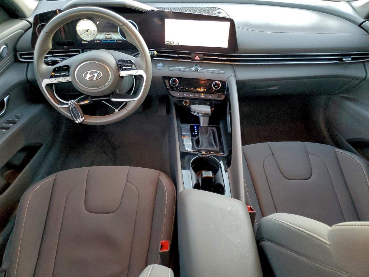 2023 HYUNDAI ELANTRA SEL photo 8
