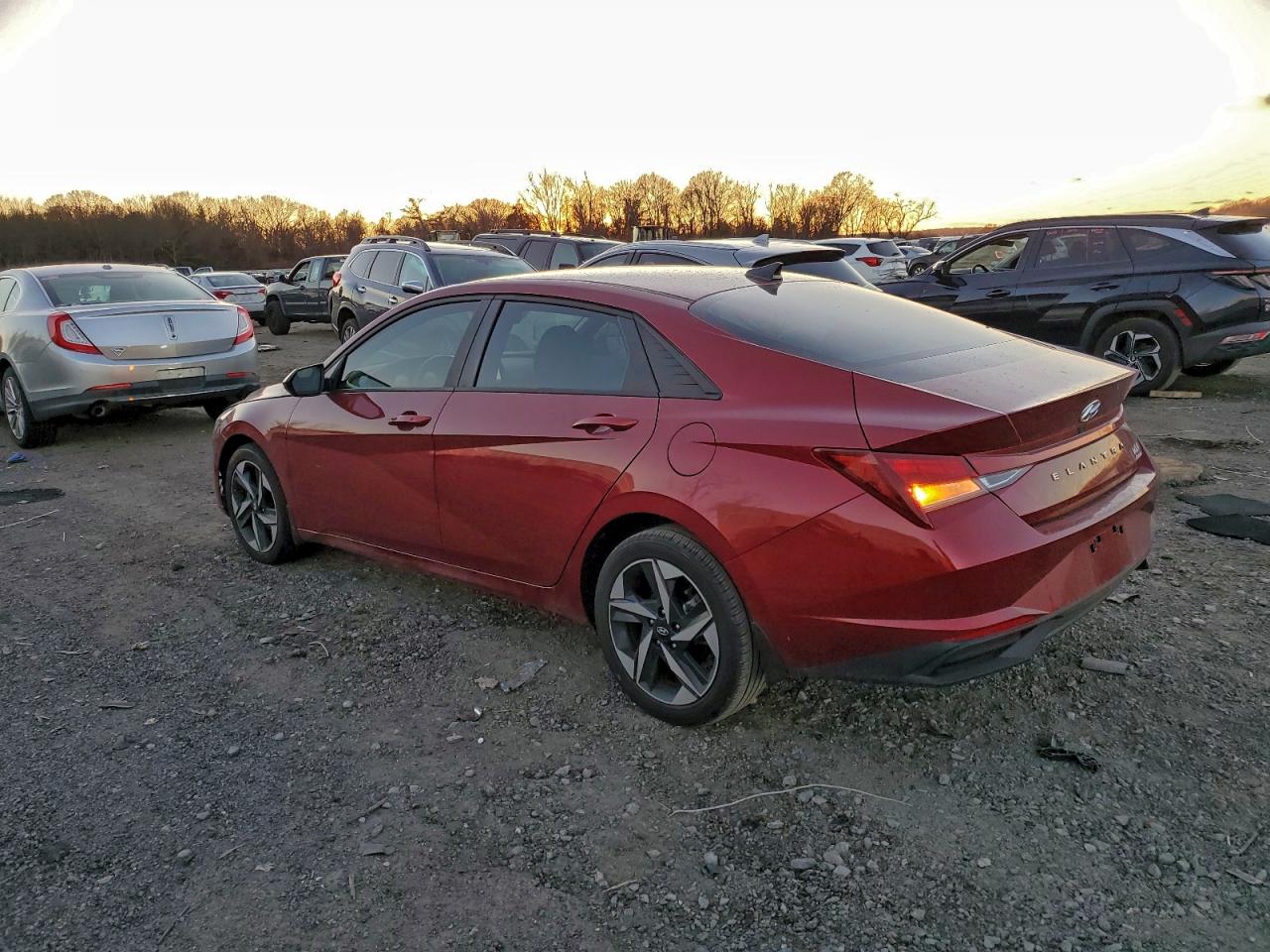 2023 HYUNDAI ELANTRA SEL photo 2