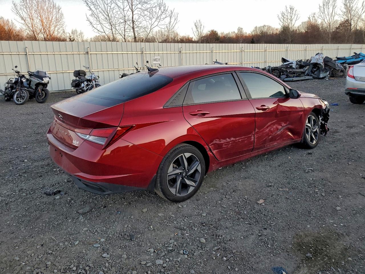 2023 HYUNDAI ELANTRA SEL photo 3