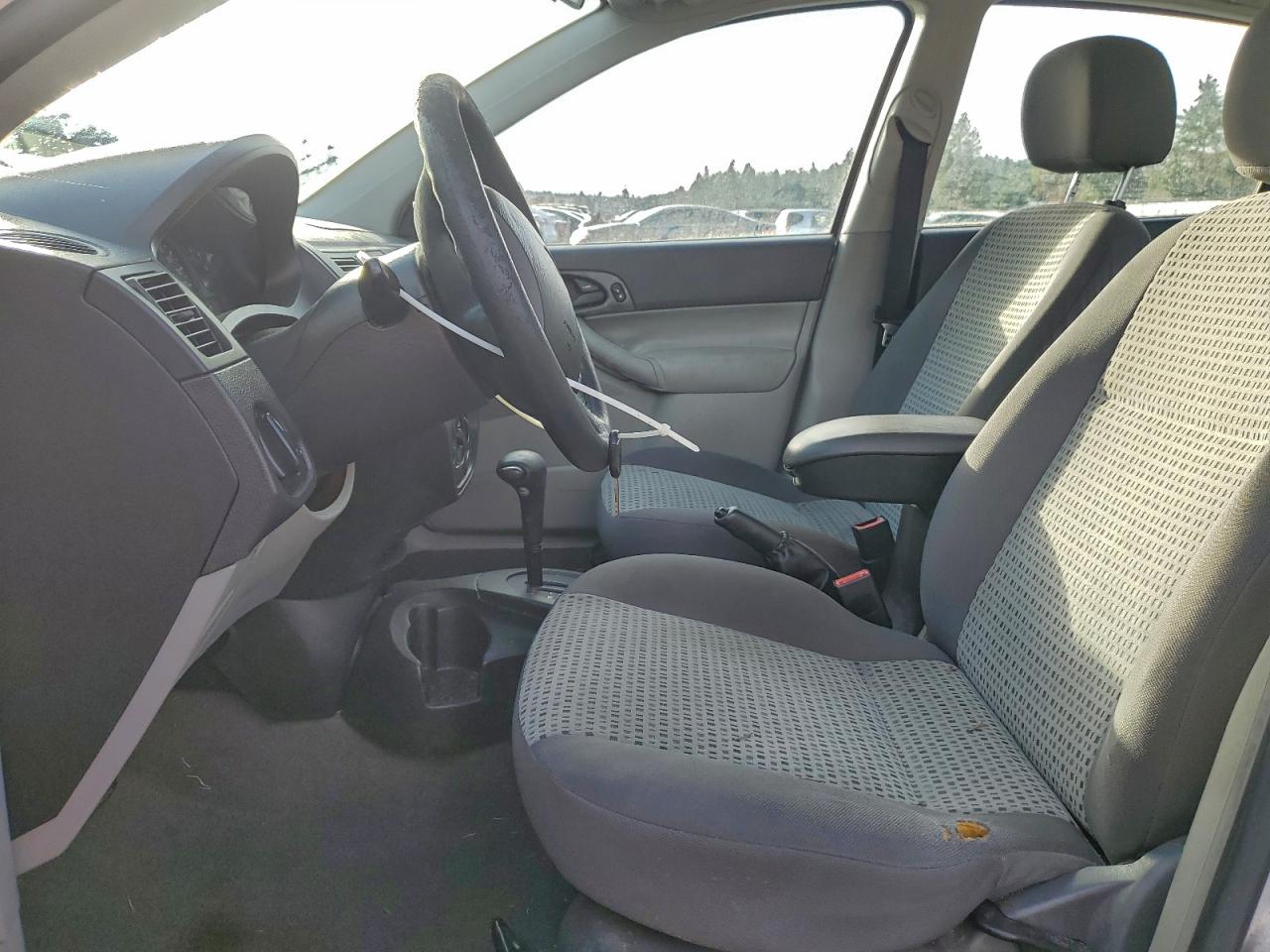 2007 FORD FOCUS ZX4 photo 7