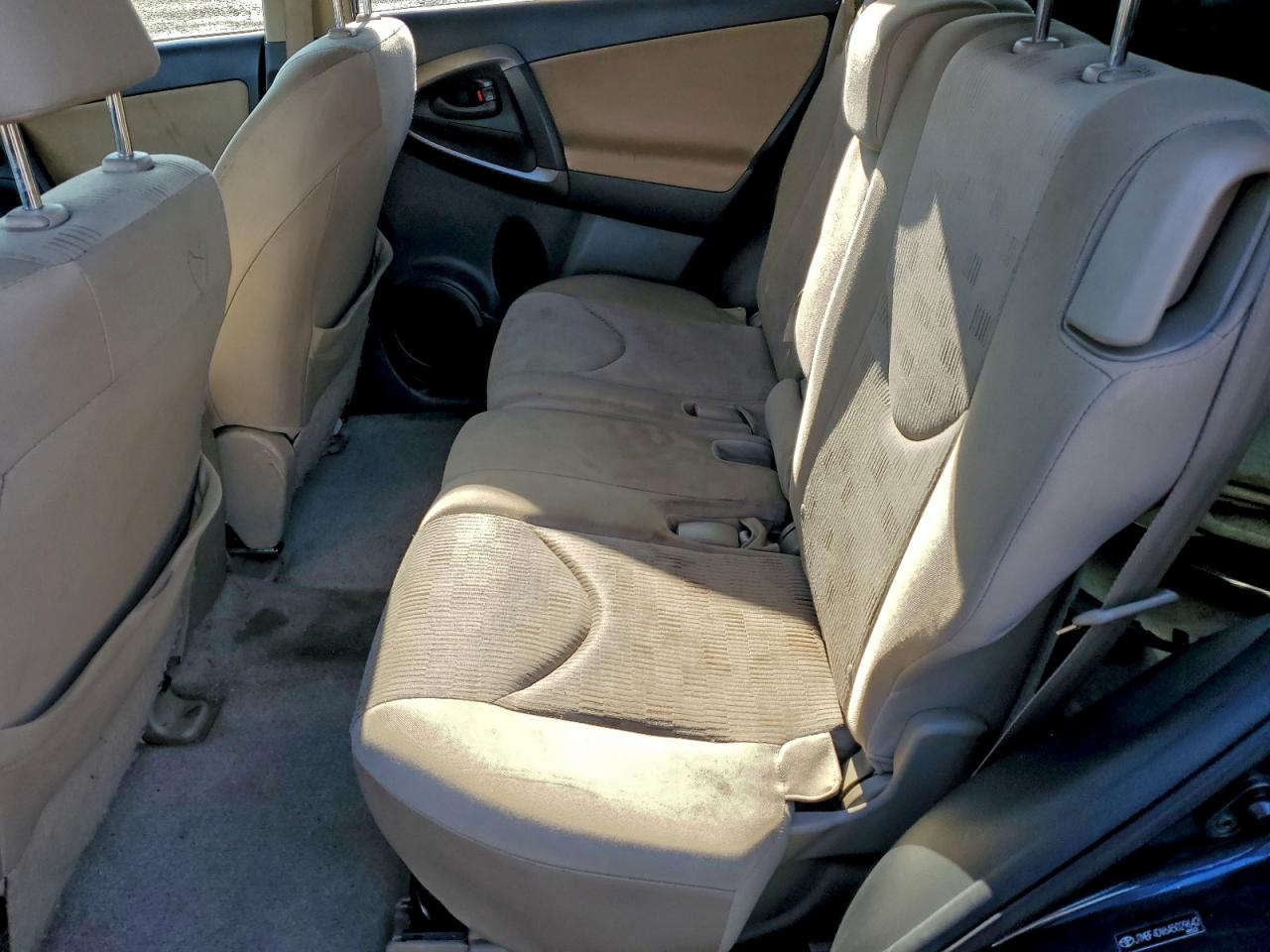 2010 TOYOTA RAV4 photo 11