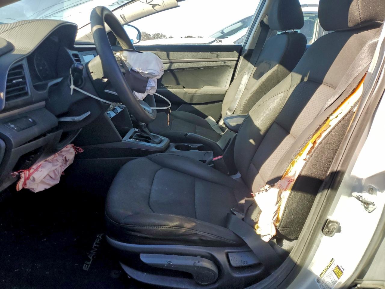 2019 HYUNDAI ELANTRA SE photo 7