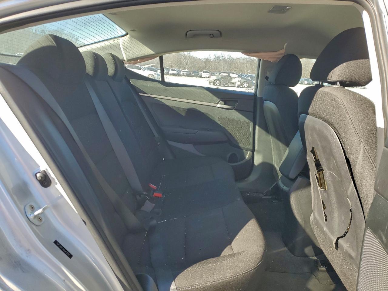 2019 HYUNDAI ELANTRA SE photo 10