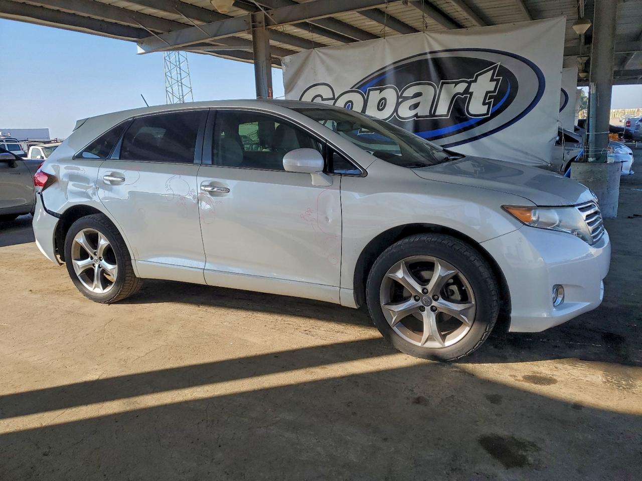 2011 TOYOTA VENZA photo 4