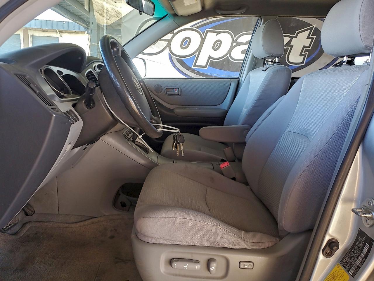 2004 TOYOTA HIGHLANDER BASE photo 7