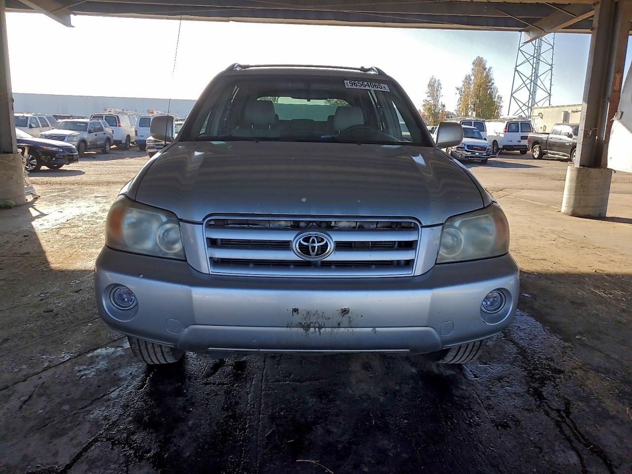 2004 TOYOTA HIGHLANDER BASE photo 5