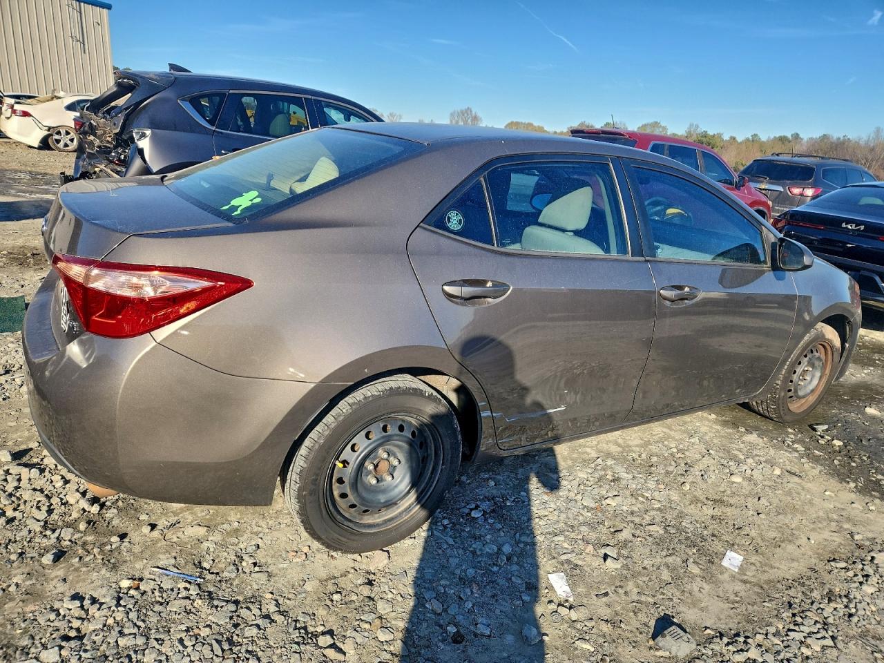 2017 TOYOTA COROLLA L photo 3