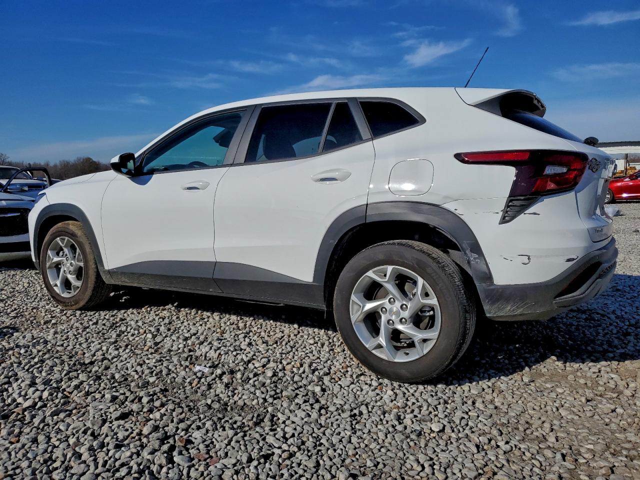 2025 CHEVROLET TRAX LS photo 2