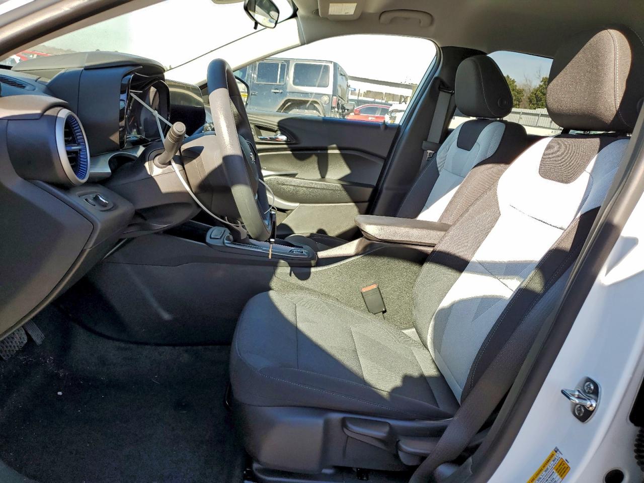 2025 CHEVROLET TRAX LS photo 7