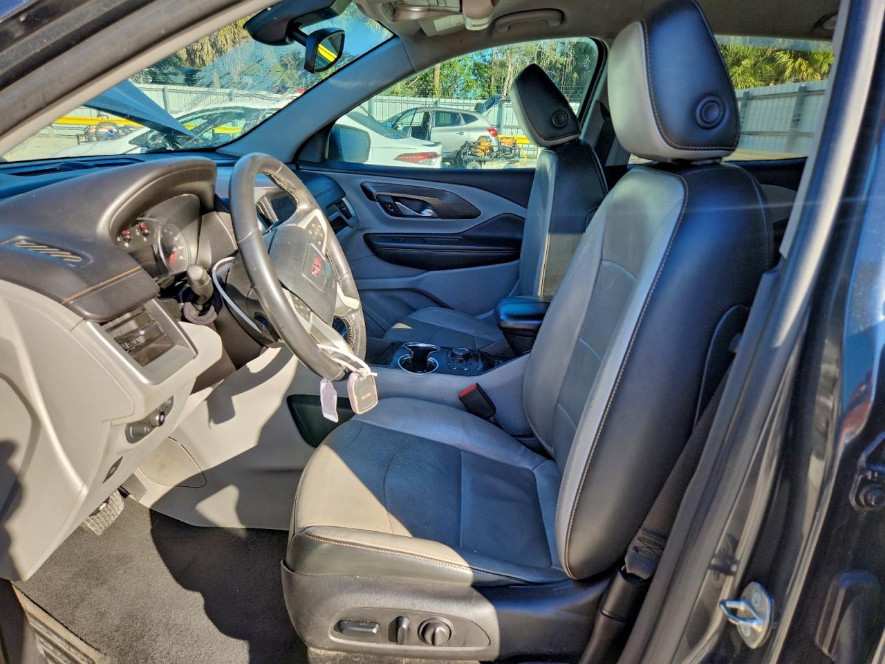 2019 GMC TERRAIN SLT photo 7