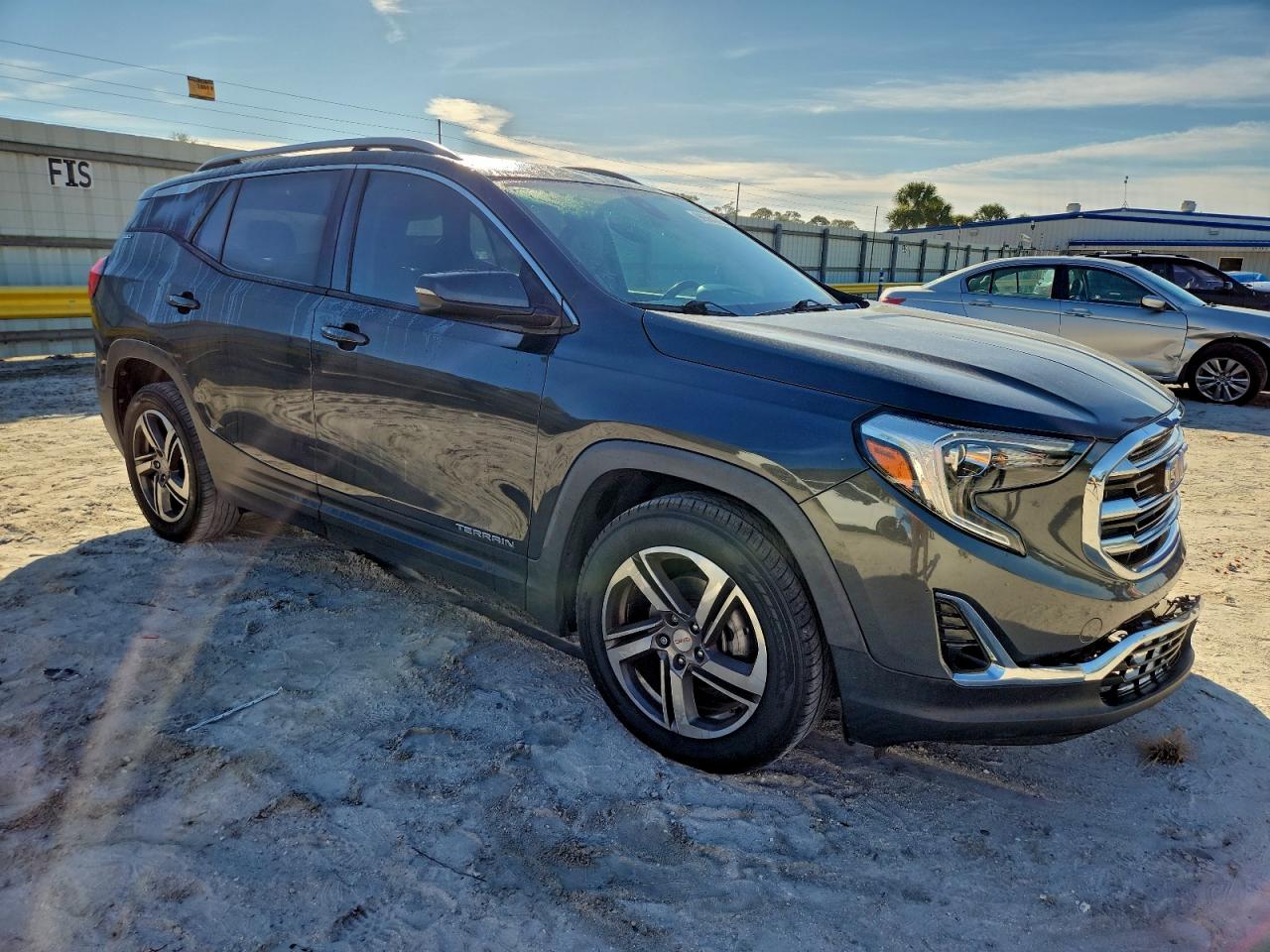 2019 GMC TERRAIN SLT photo 4