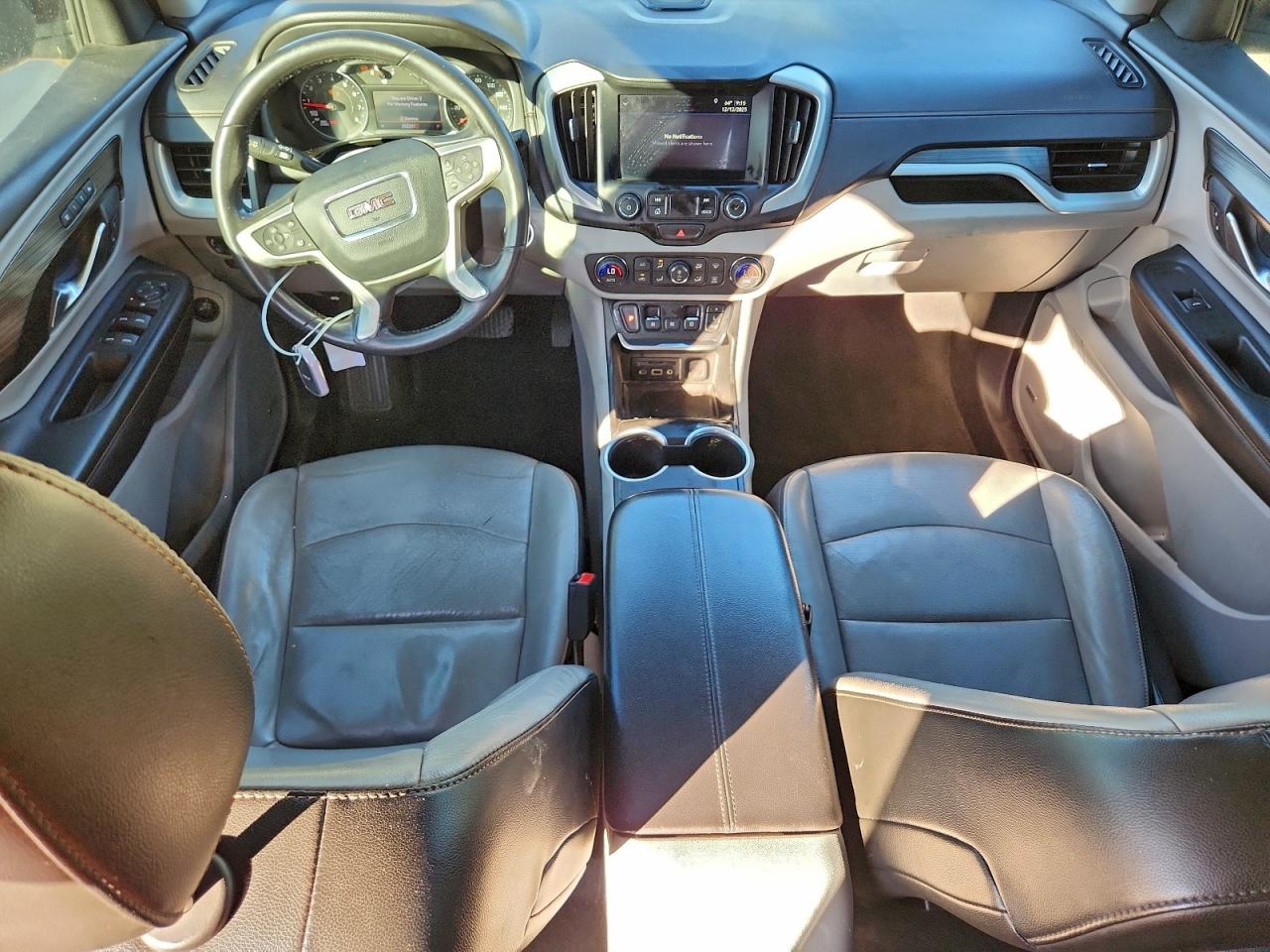 2019 GMC TERRAIN SLT photo 8