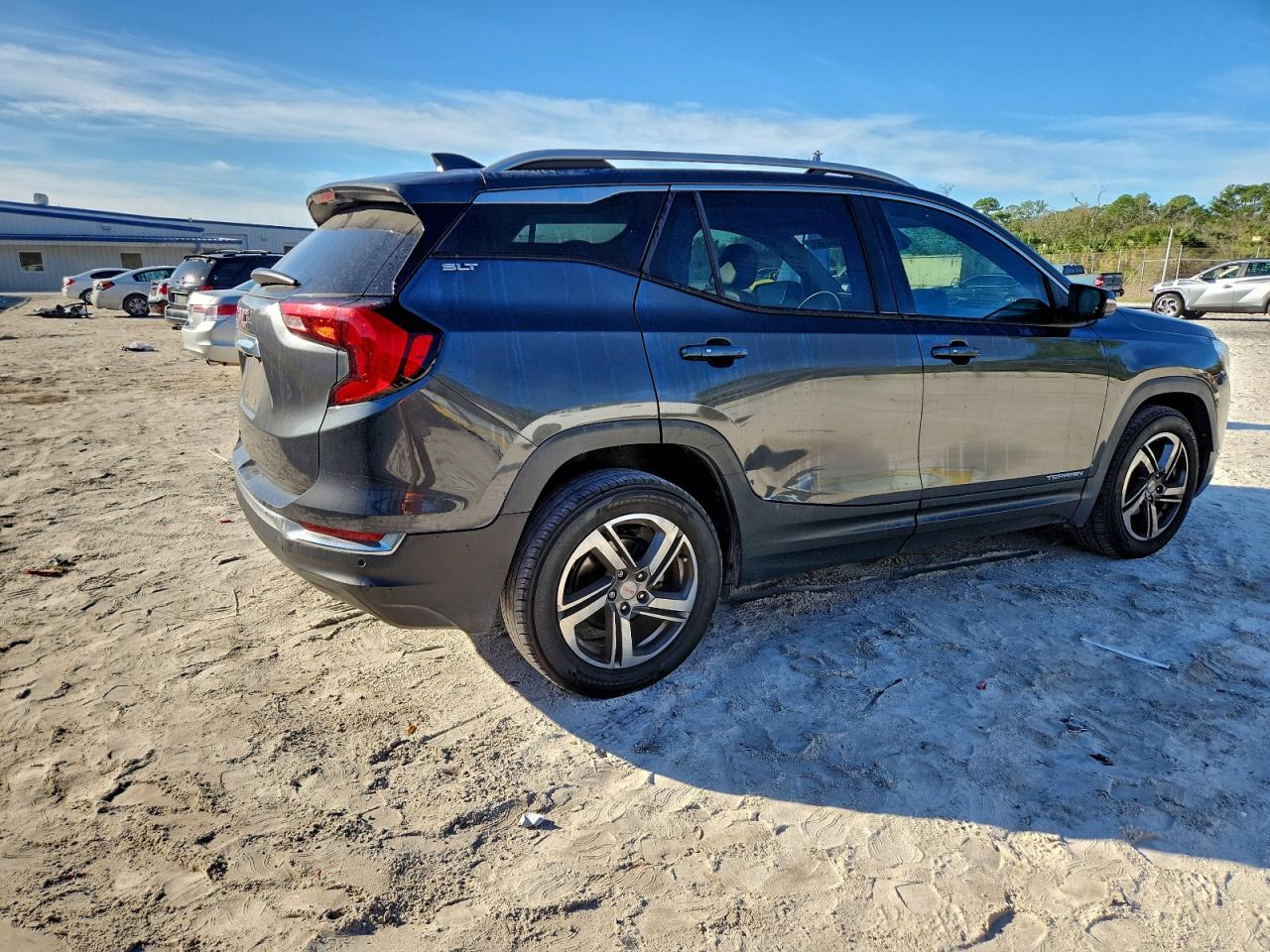 2019 GMC TERRAIN SLT photo 3