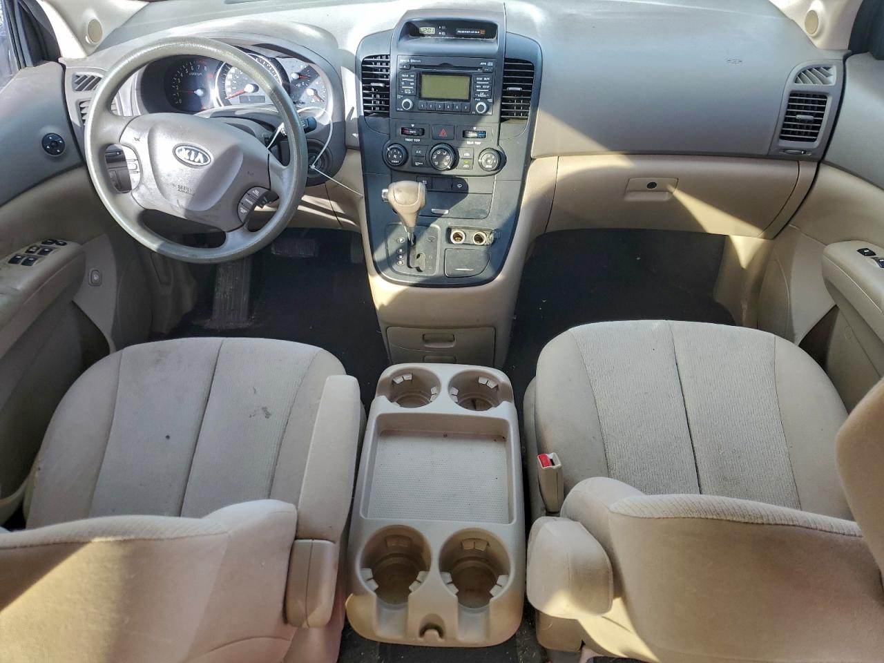 2011 KIA SEDONA LX photo 8