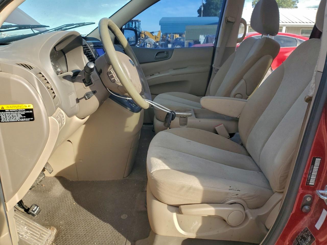 2011 KIA SEDONA LX photo 7