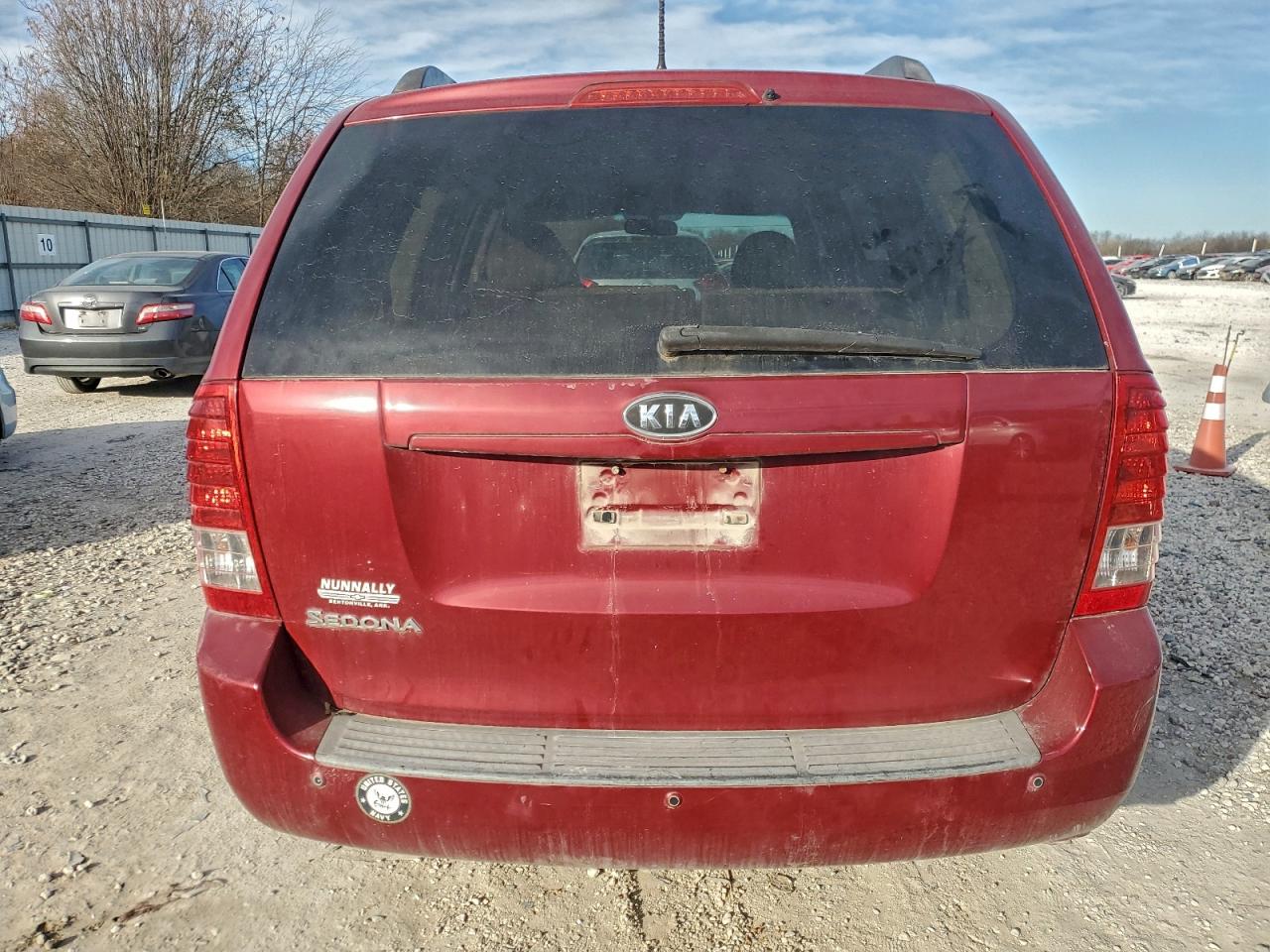 2011 KIA SEDONA LX photo 6