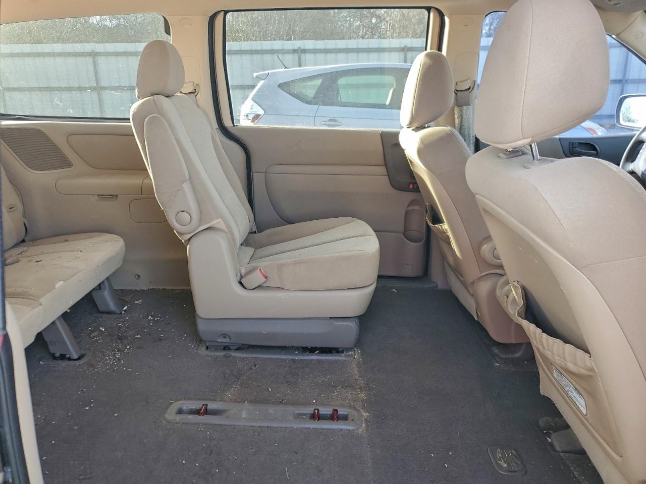2011 KIA SEDONA LX photo 11
