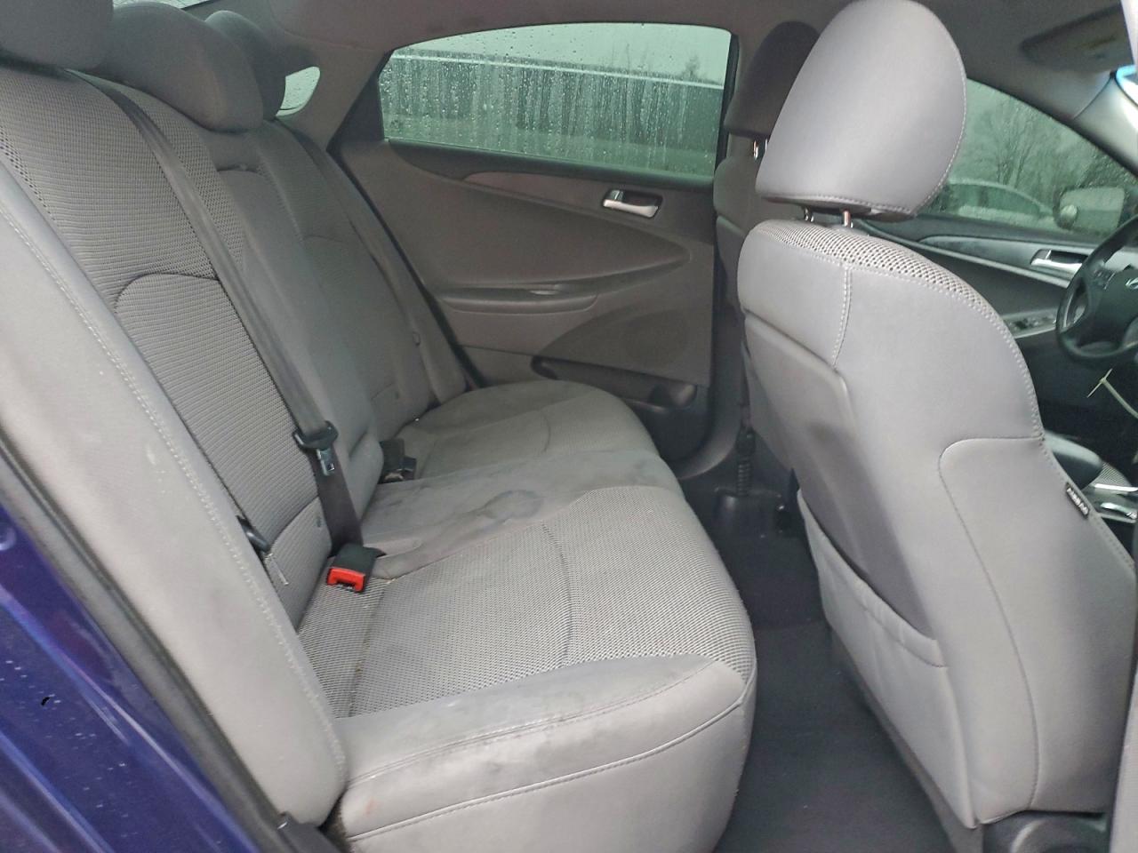 2013 HYUNDAI SONATA GLS photo 10
