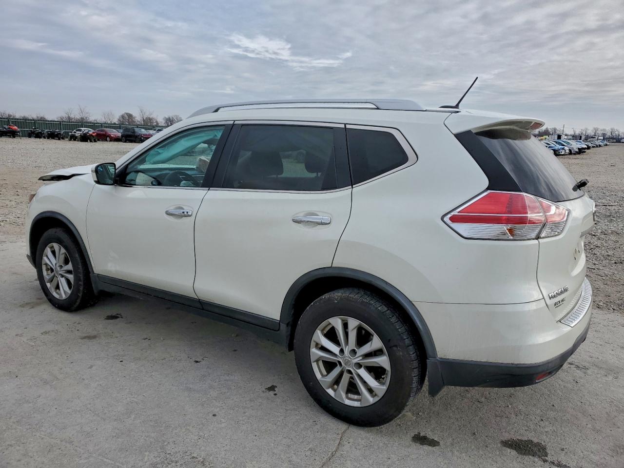 2016 NISSAN ROGUE S photo 2